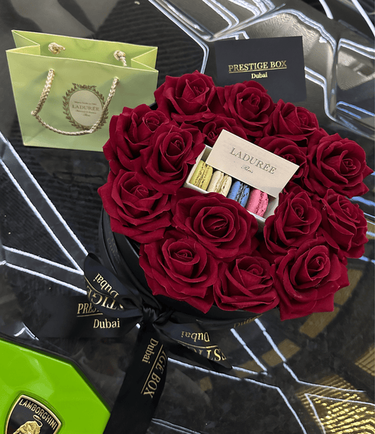 Round Rose Flower Box + Ladure Macarons